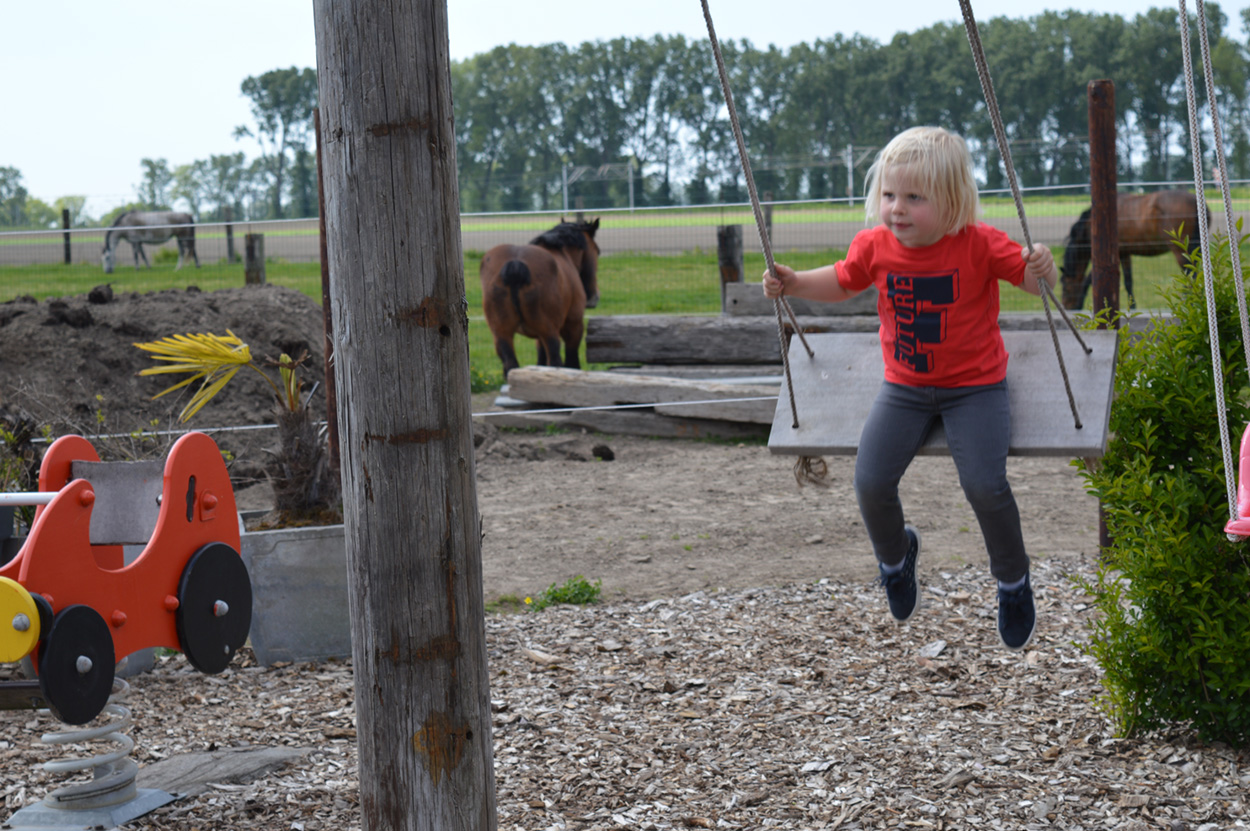 schommel B&C Vakantiewoning